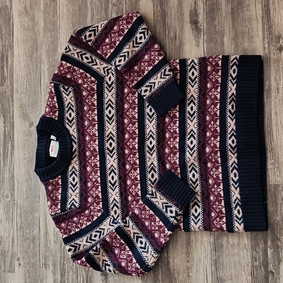 Like New Fjallraven 100% Wool Ovik Folk Knit Sweater. Size M
